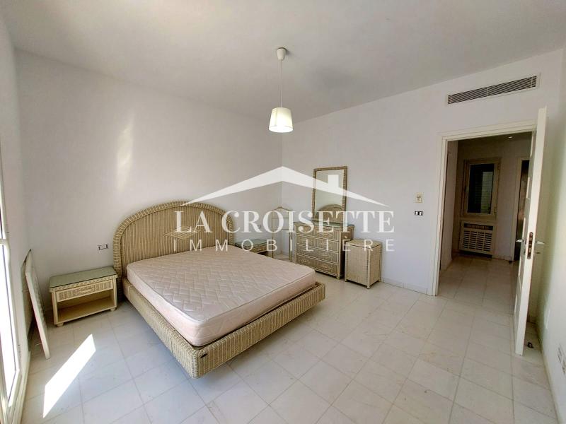 Triplex S+4 avec piscine à Gammarth